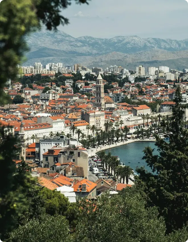 Pogled na Split i planinu Mosor